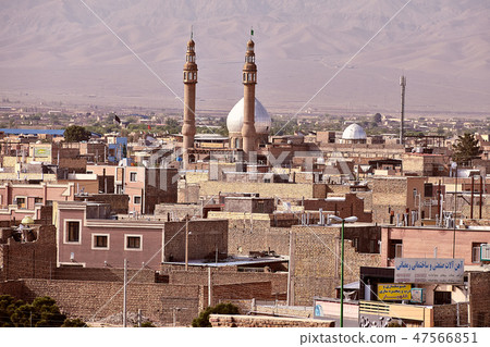 View on roofs in residential area of Kashan city 47566851