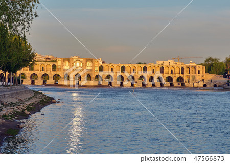 Pol-e Khaju bridge on the river Zayandeh, Isfahan Pol-e Khaju bridge on the river Zayandeh, Isfahan 47566873