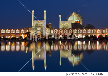 Shah mosque and Naqshe Jahan square at dusk, Iran Shah mosque and Naqshe Jahan square at dusk, Iran 47566875