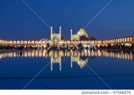 Evening view, Shah mosque with night illumination Evening view, Shah mosque with night illumination 47566876