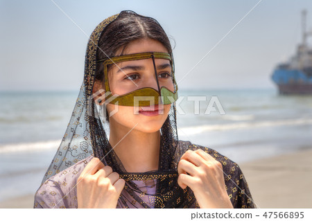 Portrait of Iranian girl in traditional dress  47566895