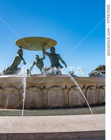 Malta Valletta Fountain 47567688
