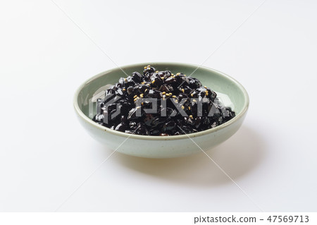 Soybean cake 47569713