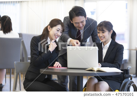 Supervised by the Japan Universal Manner Association Material Disabled Business Wheelchair Meeting 47570101