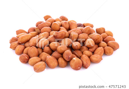 peanuts isolated on white background peanuts isolated on white background 47571243