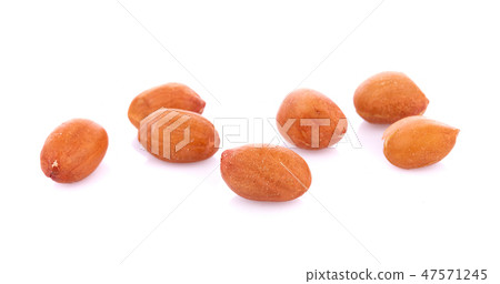 peanuts isolated on white background peanuts isolated on white background 47571245