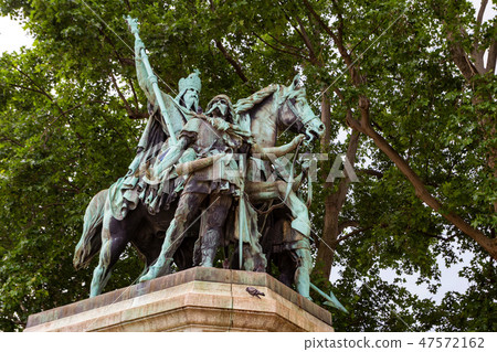 Statue of Charlemagne near Notre Dame Cathedral, France 47572162