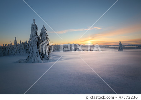 winter mountains landscape 47572230