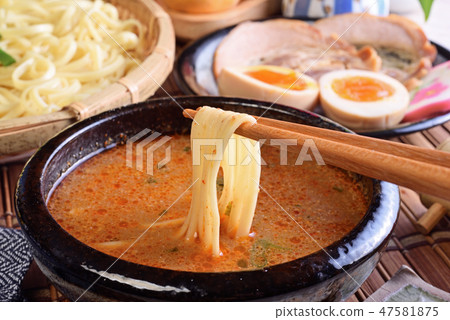 Japanese dipping noodles, tsukemen ramen 47581875