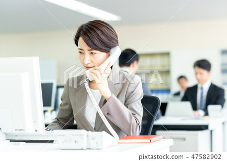 職業女性（電話） 47582902