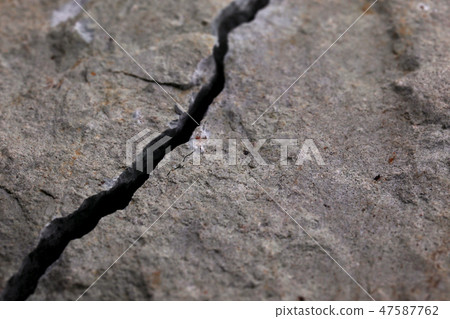 岩裂 47587762