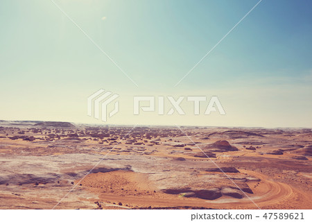 White desert in Egypt White desert in Egypt 47589621