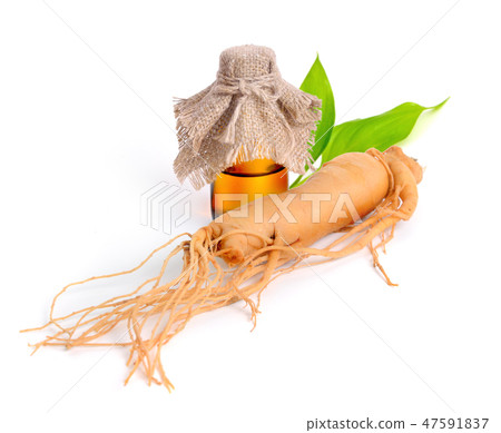 Ginseng root with pharmaceutical bottle and leawes Ginseng root with pharmaceutical bottle and leawes 47591837