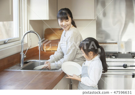 Girls to help 47596631