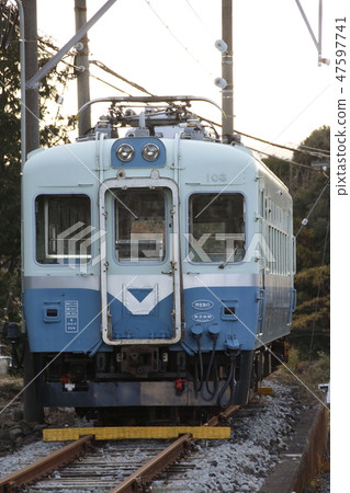 Izukyu Line 100 series train Izukyu Line 100 series train 47597741