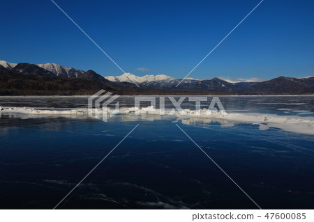 太陽和神在白天和Nipetsotsu山過境 47600085