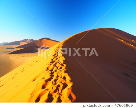 Namib Desert vast ridgeline 47605969
