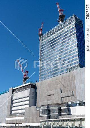 橫濱站的橫濱站來了正在建設的東口和橫濱車站大樓 47607775