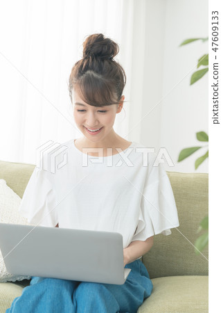 女生 女孩 女性 47609133