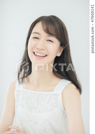 female, lady, woman 47609141