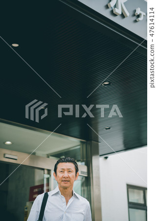 警官 警察 男人 47614114