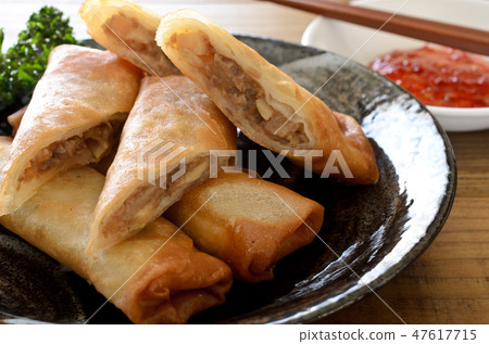 Fried spring roll Fried spring roll 47617715