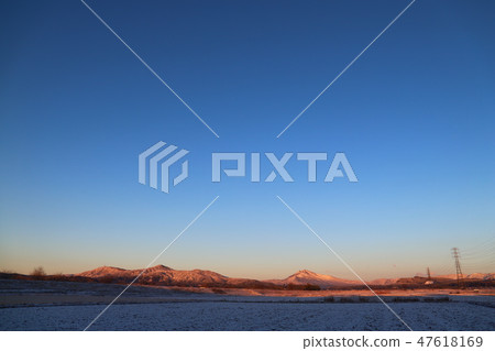 Snow makeup of morning glow Landscape of Ishioka city Tsukuba mountain 47618169