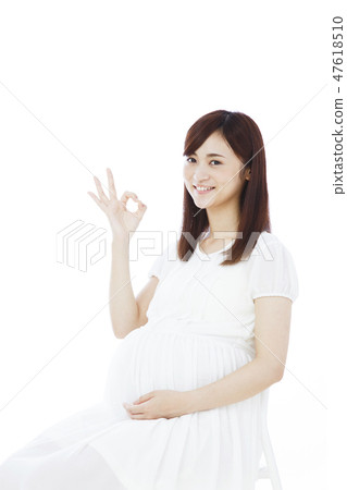 Pregnant women pregnant maternity women 47618510