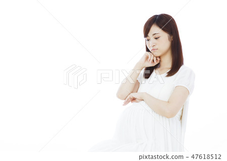 Pregnant women pregnant maternity women 47618512