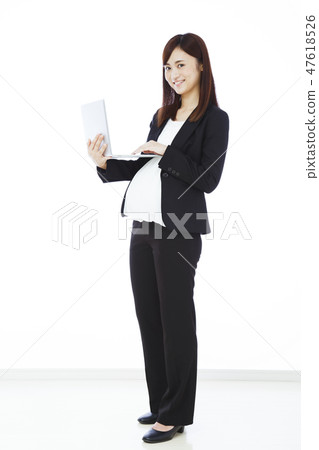 Pregnant women pregnant maternity women Pregnant women pregnant maternity women 47618526