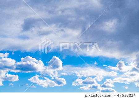 Winter blue sky Winter blue sky 47618824