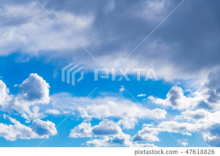 Winter blue sky Winter blue sky 47618826