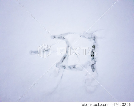 Temperature of -27 written in the freshly fallen snow Temperature of -27 written in the freshly fallen snow 47620206