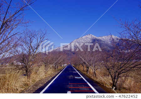 Tsukuba Mountain and White Rin Lin Loaded Tsukuba Mountain and White Rin Lin Loaded 47622452