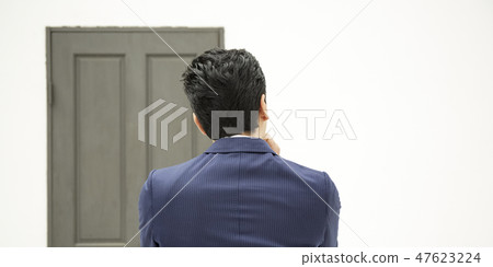 A lost businessman 47623224