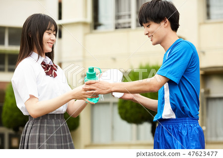 高中學生學校生活俱樂部活動 47623477