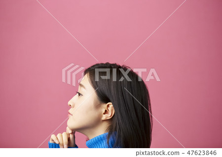 Thinking woman's portrait 47623846