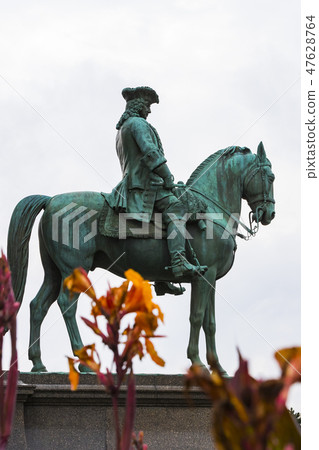 Monument to Maria Theresa in Vienna on the square Monument to Maria Theresa in Vienna on the square 47628764