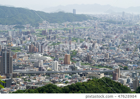 從廣島市觀看從山。 從廣島市觀看從山。 47628984