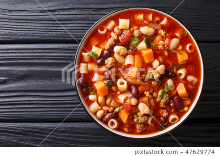 Traditional fagioli soup with vegetables 47629774