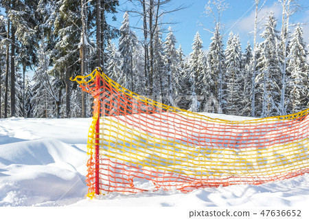 The rules of skiing and snowboarding 47636652