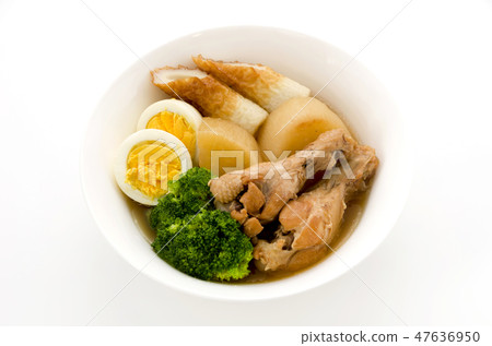 燉雞肉和蘿蔔 燉雞肉和蘿蔔 47636950