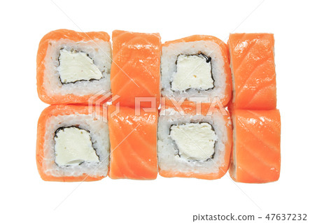 Sushi rolls with salmon and cheese 47637232