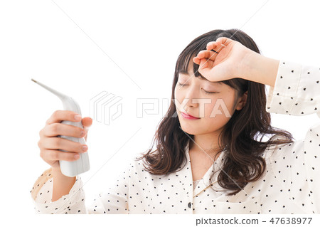 一名年輕女子感冒了·流感圖片 一名年輕女子感冒了·流感圖片 47638977