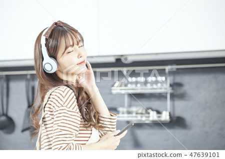 廚房，家庭主婦，年輕女子 47639101