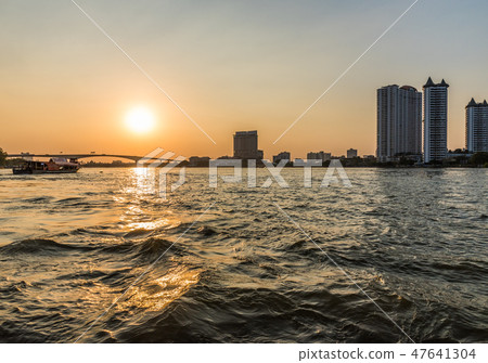 Sunset image Sunset image 47641304