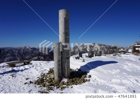 Tanzawa · Tonodake mountain top sign in winter Tanzawa · Tonodake mountain top sign in winter 47641891