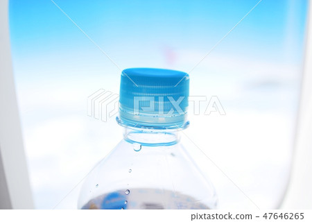 Air travel and hydration 47646265