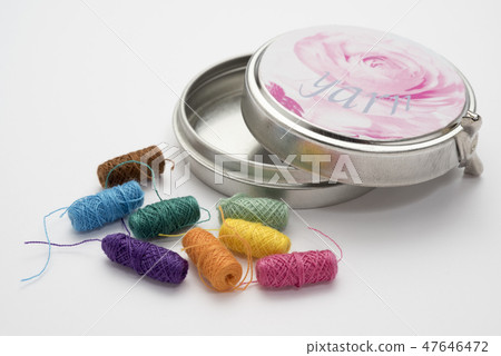Handicraft thread 47646472