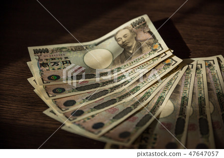 10,000 yen bill 47647057